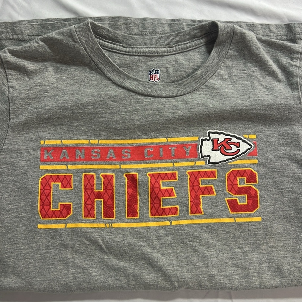 Chiefs tee boys size L - Picture 6 of 7